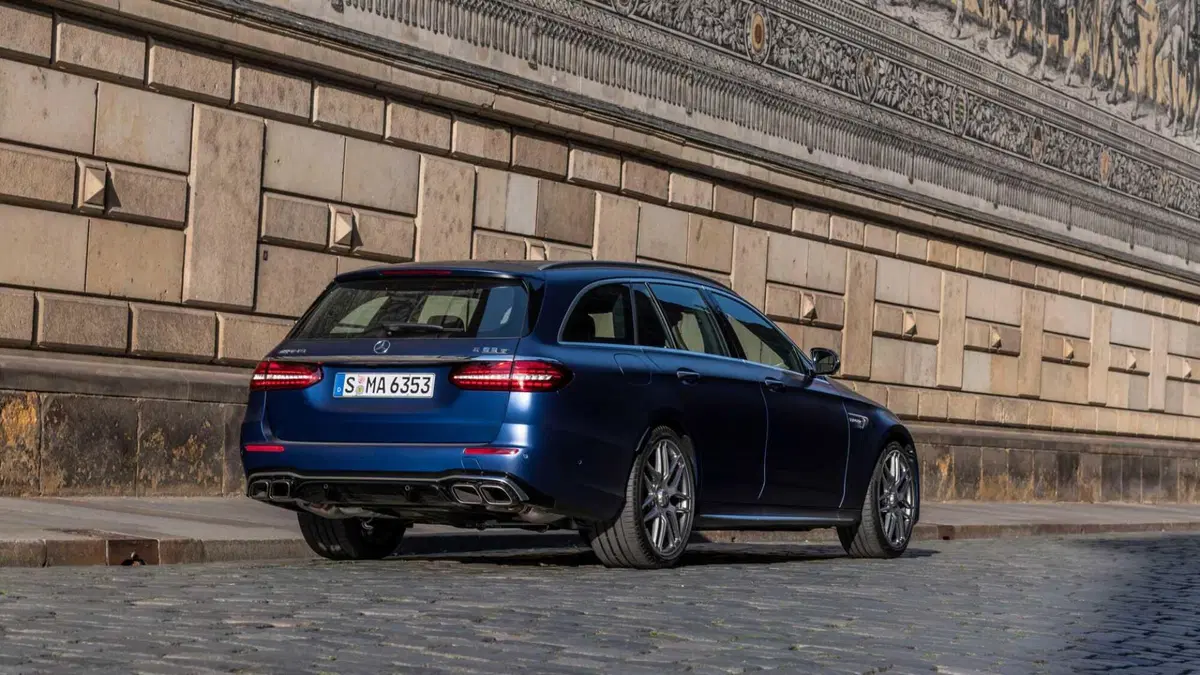 Mercedes-Benz Classe E Station Wagon 63 S 4Matic+ AMG (2)
