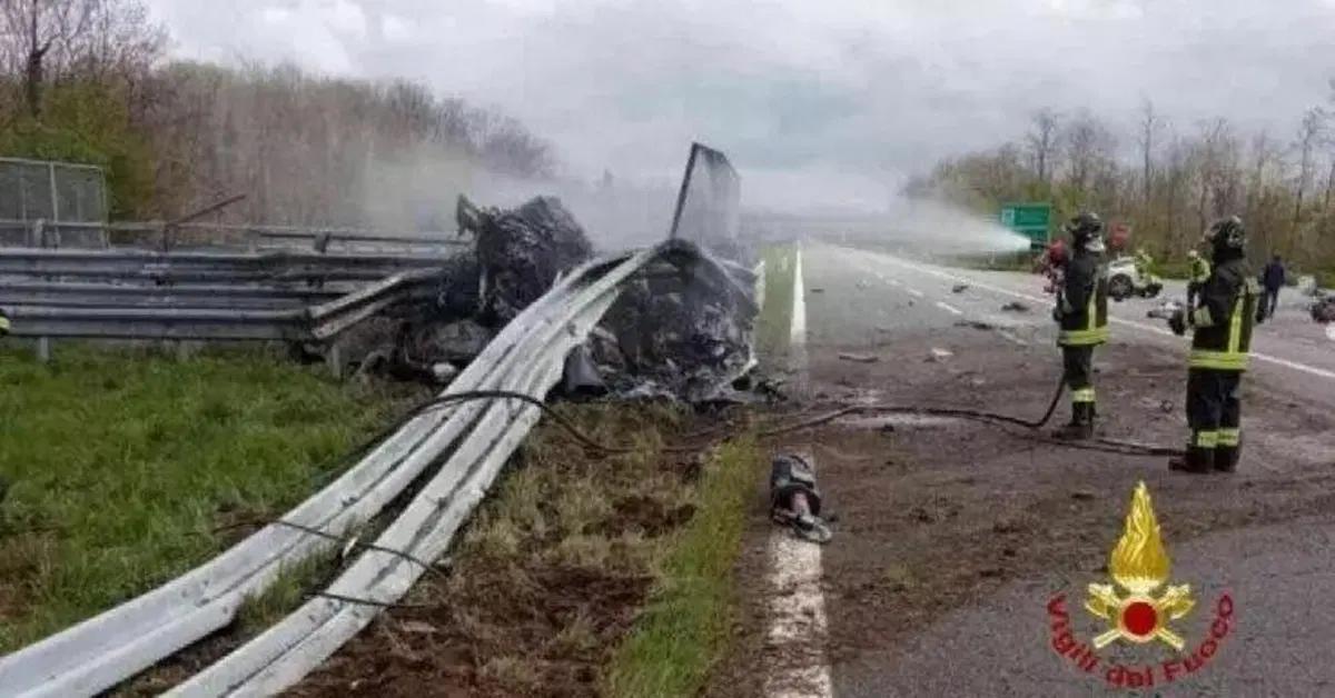 Schianto in Ferrari a 200 km/h a Vercelli, giallo sull'identit&agrave; della passeggera