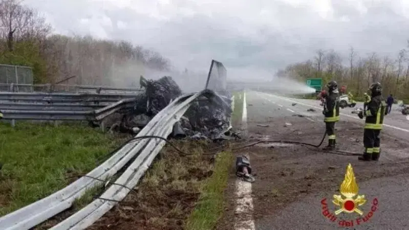 Schianto in Ferrari a 200 km/h a Vercelli, giallo sull'identit&agrave; della passeggera