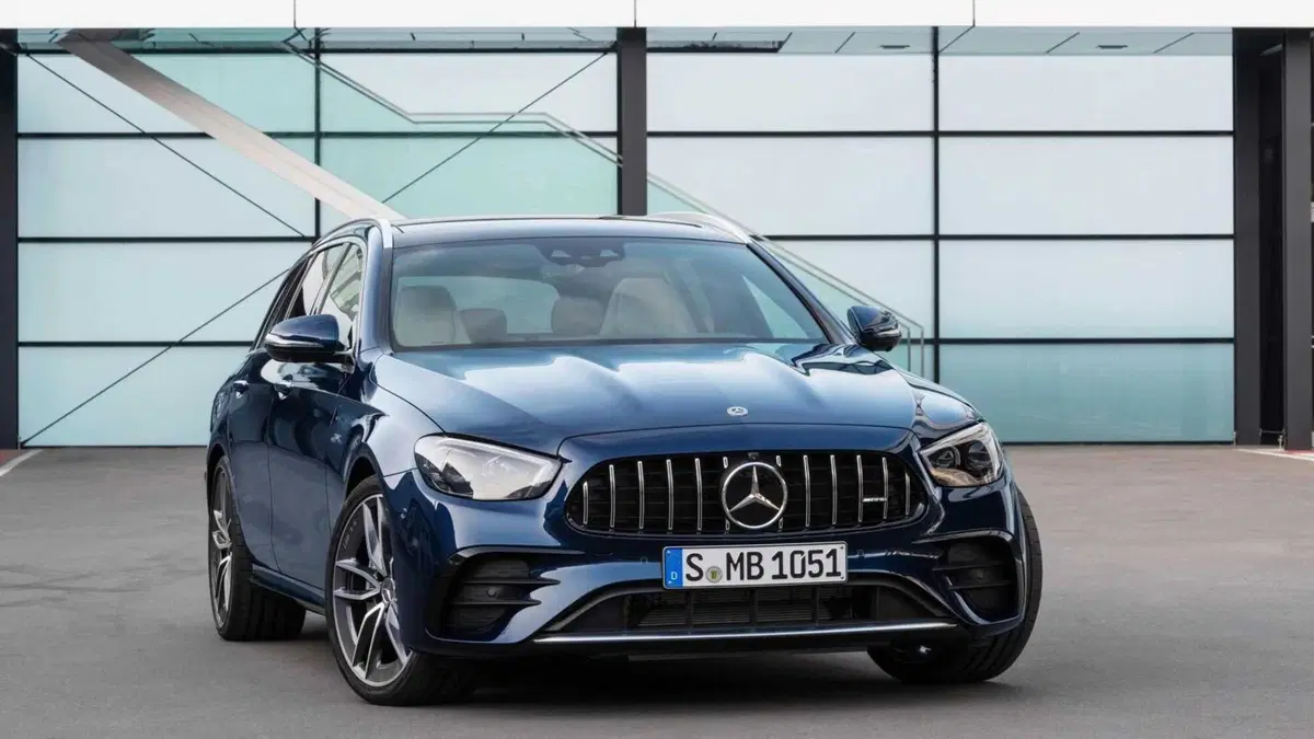 Mercedes-Benz Classe E Station Wagon 53 4Matic+ Mild hybrid AMG (2)