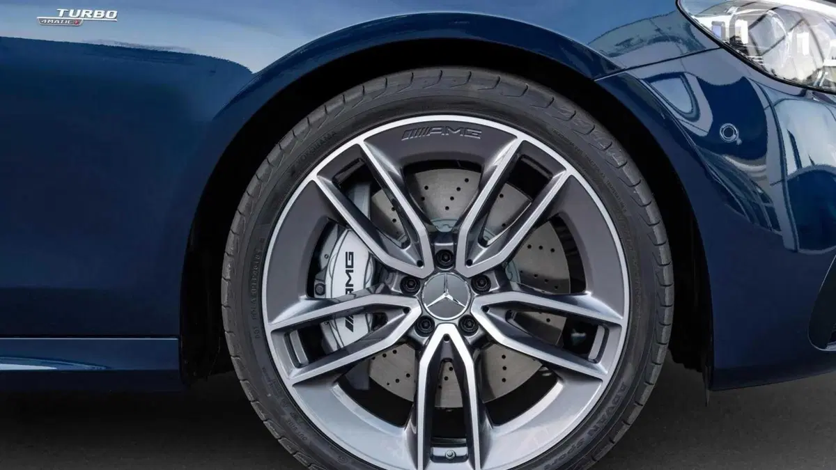 Mercedes-Benz Classe E Station Wagon 53 4Matic+ Mild hybrid AMG (10)