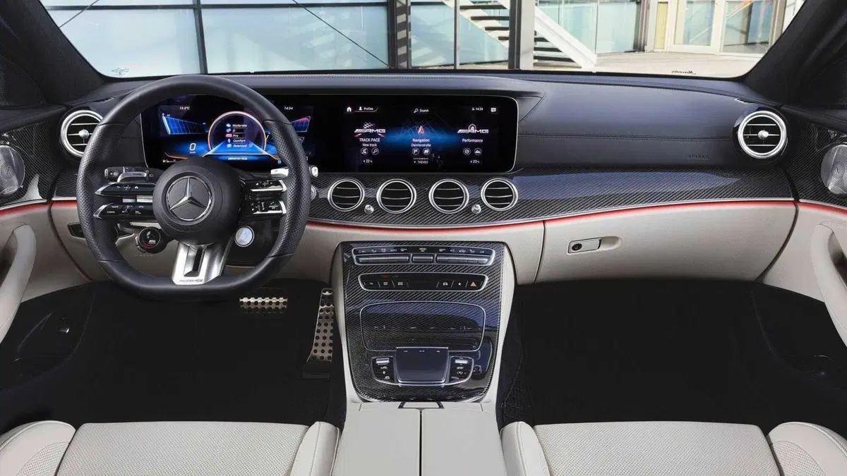 Mercedes-Benz Classe E Station Wagon 53 4Matic+ Mild hybrid AMG (6)