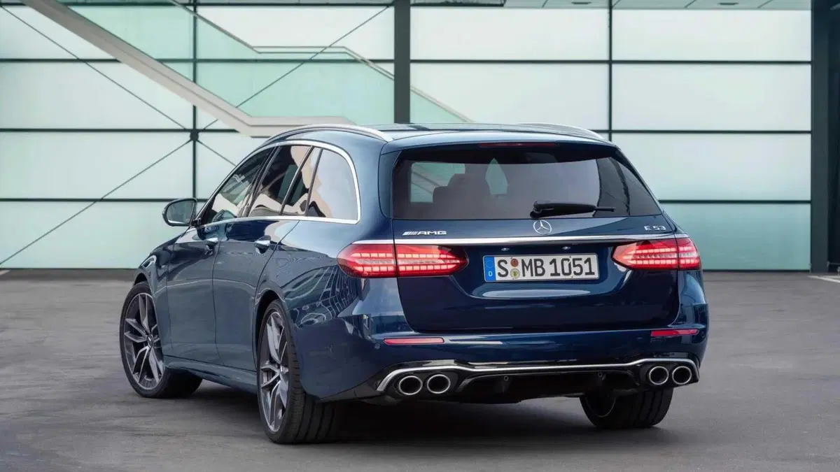 Mercedes-Benz Classe E Station Wagon 53 4Matic+ Mild hybrid AMG (3)