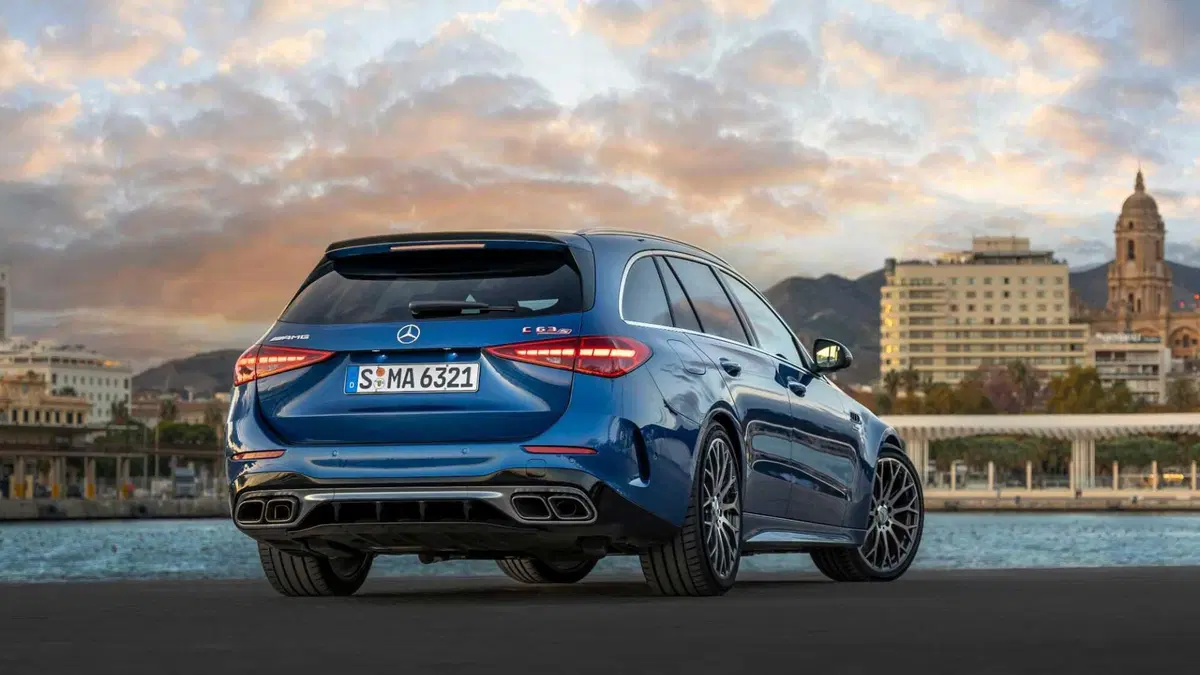Mercedes-Benz Classe C Station Wagon 63 S AMG e Performance Plug-in hybrid Premium Plus (2)