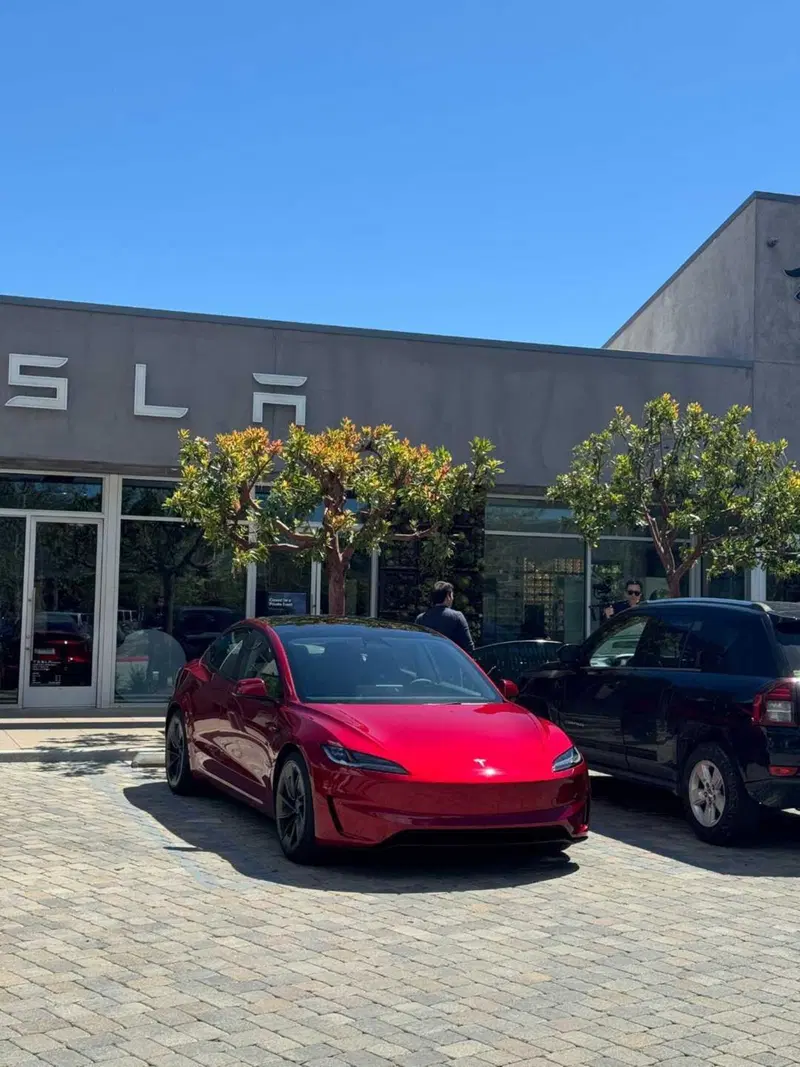 Tesla Model 3 Ludicrous, ecco il video spia della nuova Performance 