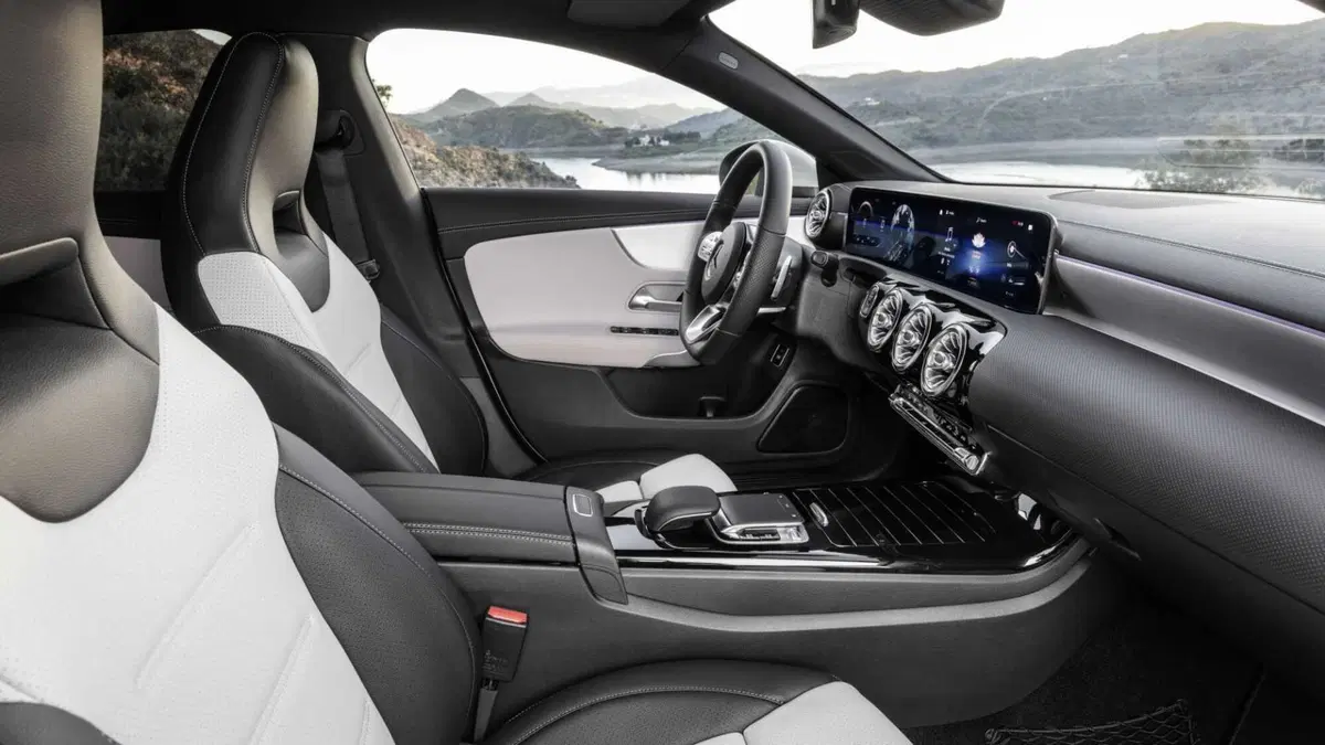 Mercedes-Benz CLA Shooting Brake 200 Shooting Brake Executive (19)
