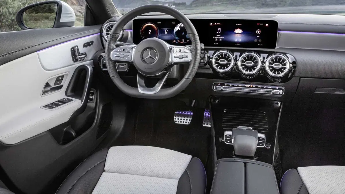 Mercedes-Benz CLA Shooting Brake 200 Shooting Brake Executive (18)