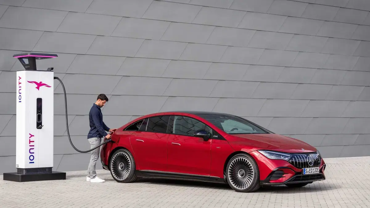 Mercedes-Benz EQE AMG 43 Premium 4matic (8)