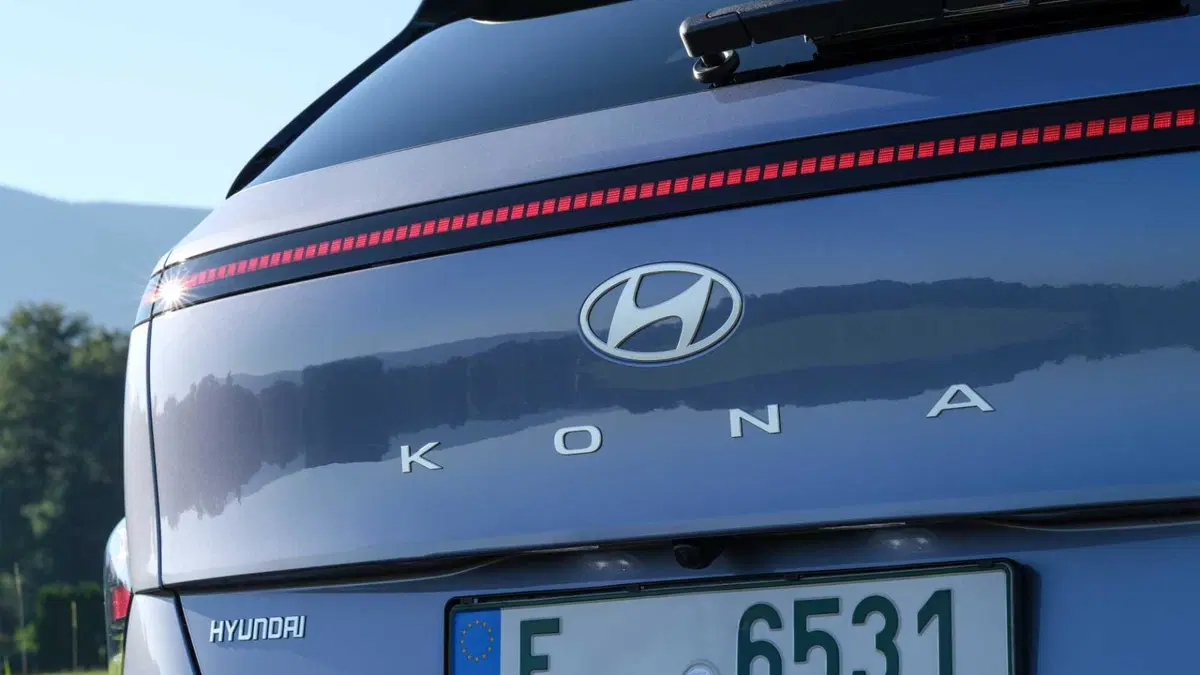 Hyundai Kona 1.6 gdi hev X Line Tech Pack 2wd dct (17)