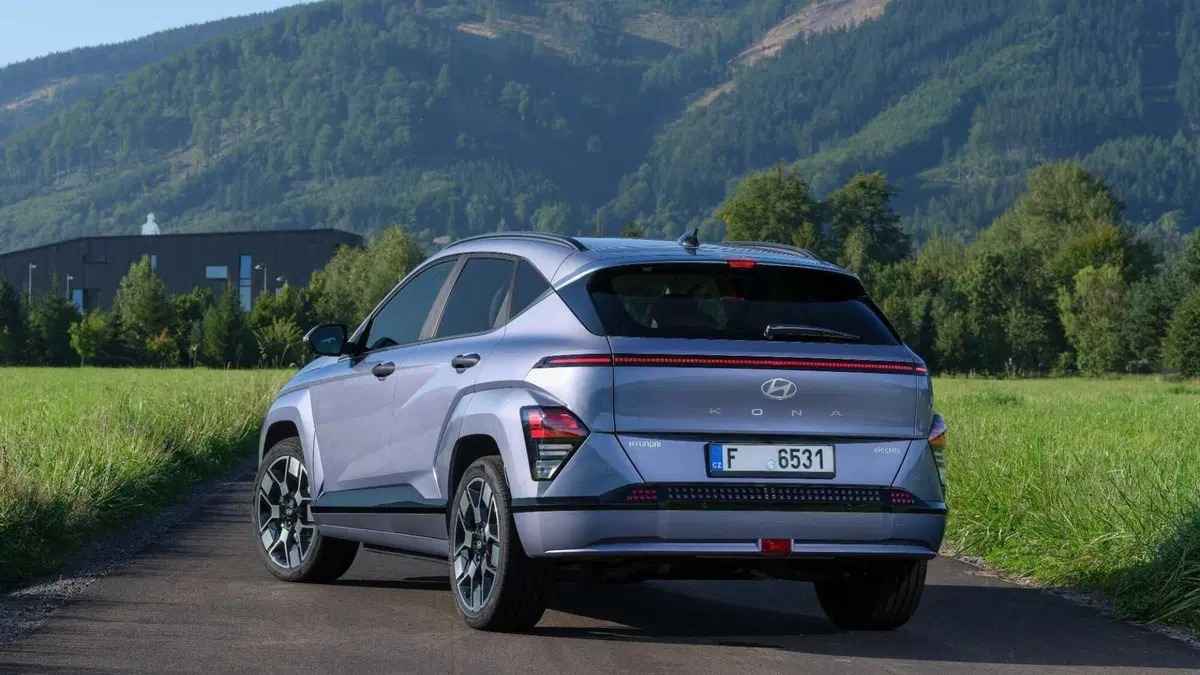 Hyundai Kona 1.6 gdi hev X Line Tech Pack 2wd dct (6)