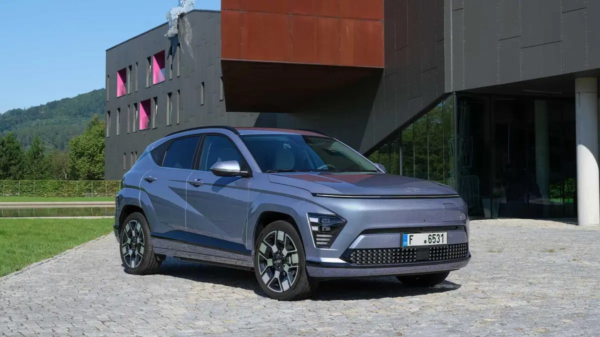 Hyundai Kona 1.6 gdi hev X Line Tech Pack 2wd dct (2)