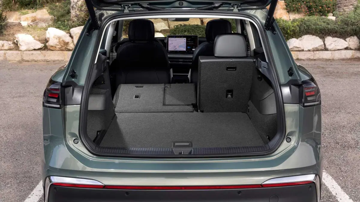 Volkswagen Tiguan (2023-->>) (13)