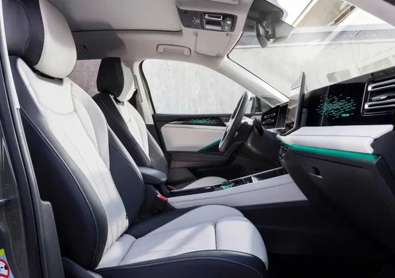 Volkswagen Tiguan (2023-->>) (12)