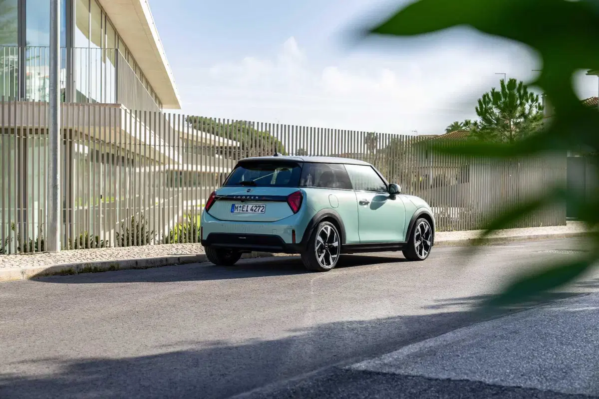 Mini Cooper S 2024: la migliore e la più classica, benzina da 204 CV (3)