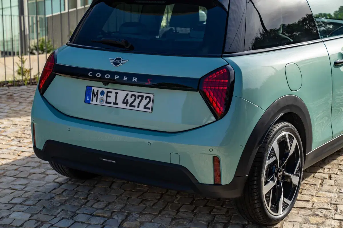 Mini Cooper S 2024: la migliore e la più classica, benzina da 204 CV (5)