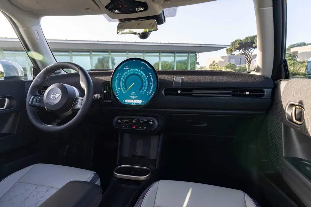 Mini Cooper S 2024: la migliore e la più classica, benzina da 204 CV (7)