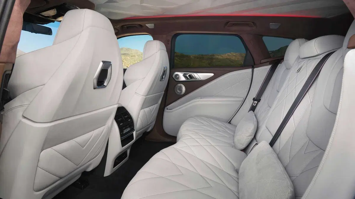 BMW XM (11)