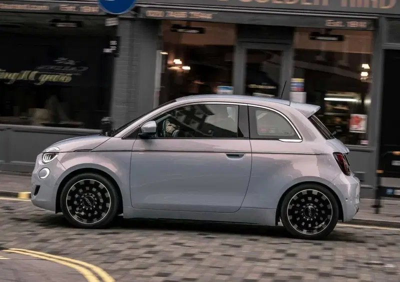 Fiat 500e (2020-->>) (3)