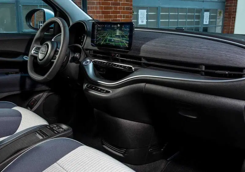 Fiat 500e (2020-->>) (9)