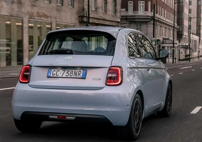 Fiat 500e (2020-->>) (7)