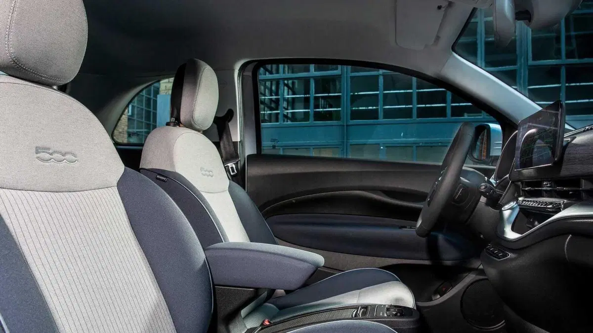Fiat 500e Icon 3+1 42 kWh (11)