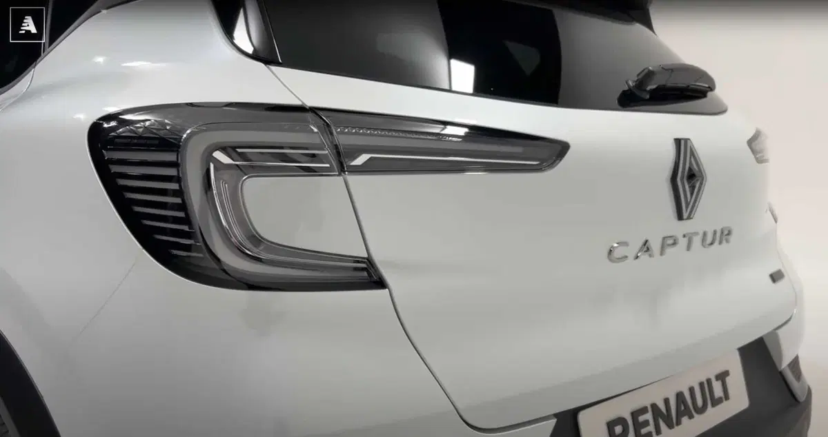 Renault Captur 2024: esterni e dati tecnici della versione rinnovata [VIDEO] (2)