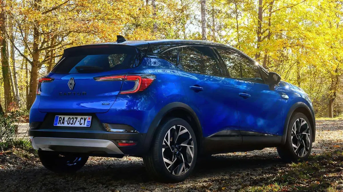 Renault Captur 2024: esterni e dati tecnici della versione rinnovata [VIDEO] (8)