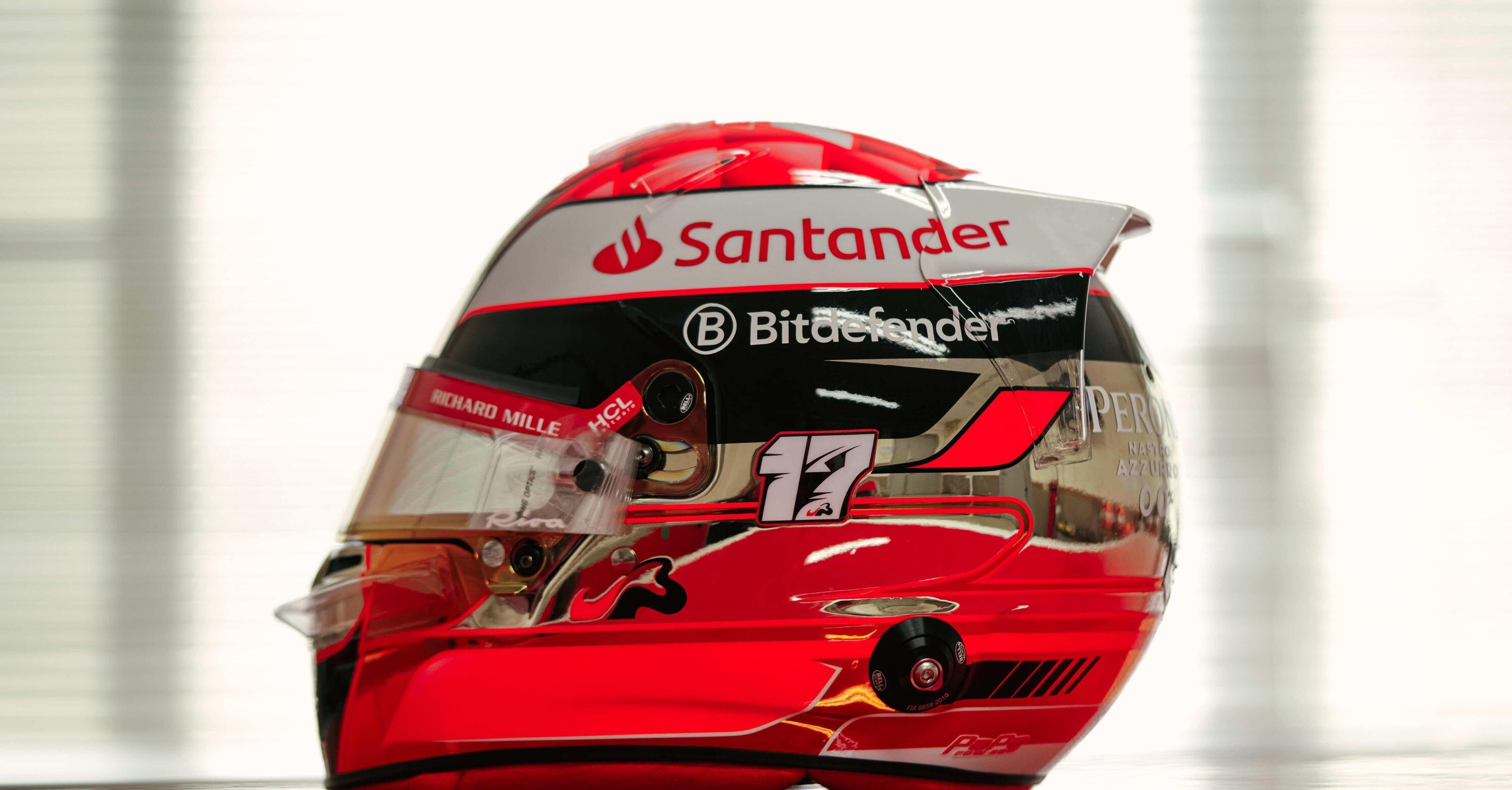 F1. Leclerc dedica un casco speciale a Jules Bianchi al Gran Premio del Giappone 2024