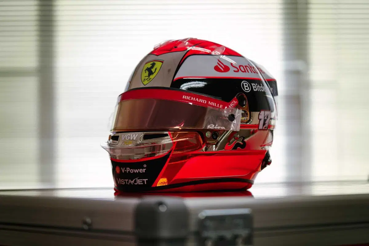 F1. Casco speciale di Charles Leclerc per Jules Bianchi al Gran Premio del Giappone 2024 (3)