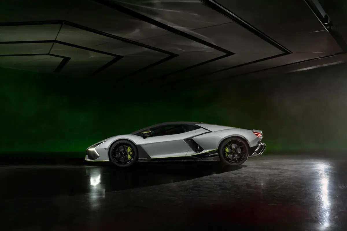 Lamborghini Revuelto ad Personam a Imola per il Festival del Toro (6)