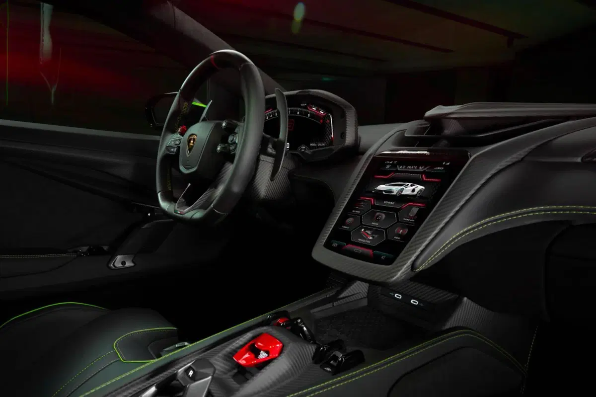 Lamborghini Revuelto ad Personam a Imola per il Festival del Toro (10)