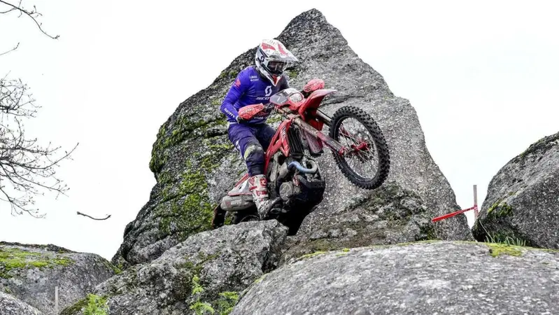EnduroGP. Portogallo 1, Day 2 incredibile, vince Holcombe! [GALLERY]