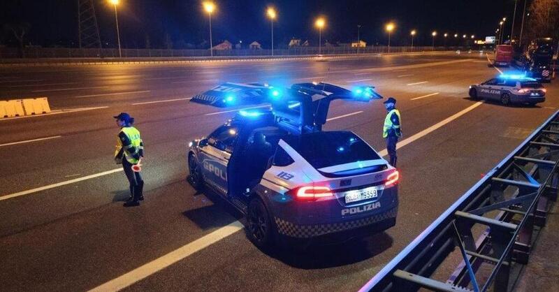 La prima Auto Elettrica per la Polizia Stradale &egrave; una Tesla Model X