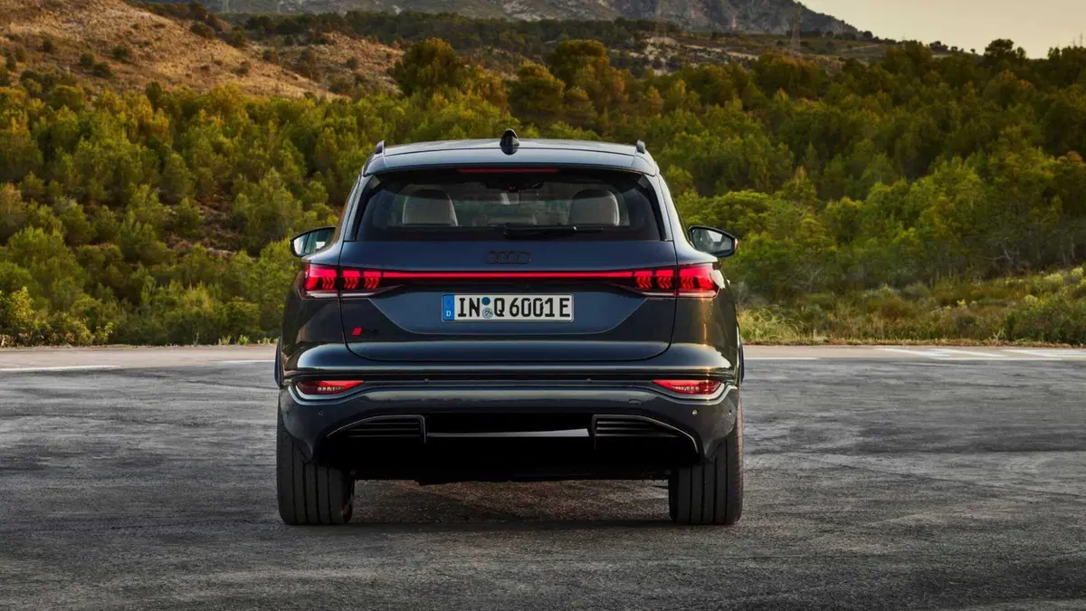 Audi Q6 Business quattro 387cv (9)