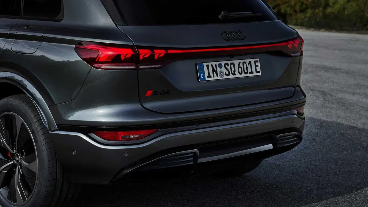 Audi SQ6 (16)