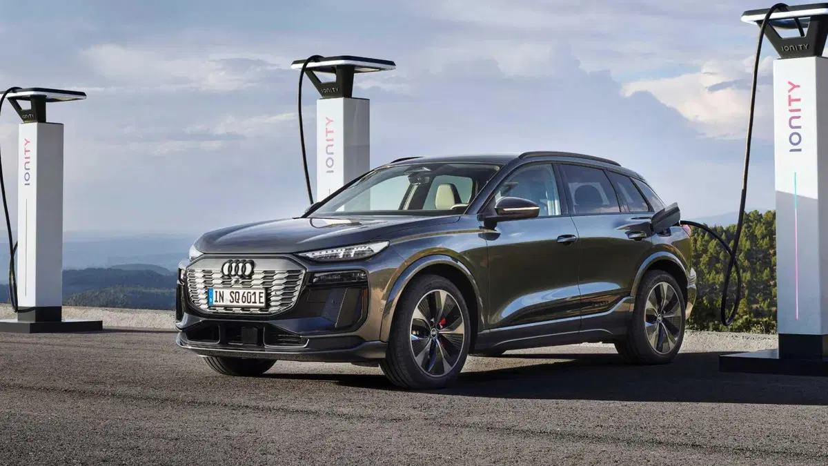 Audi SQ6 (3)