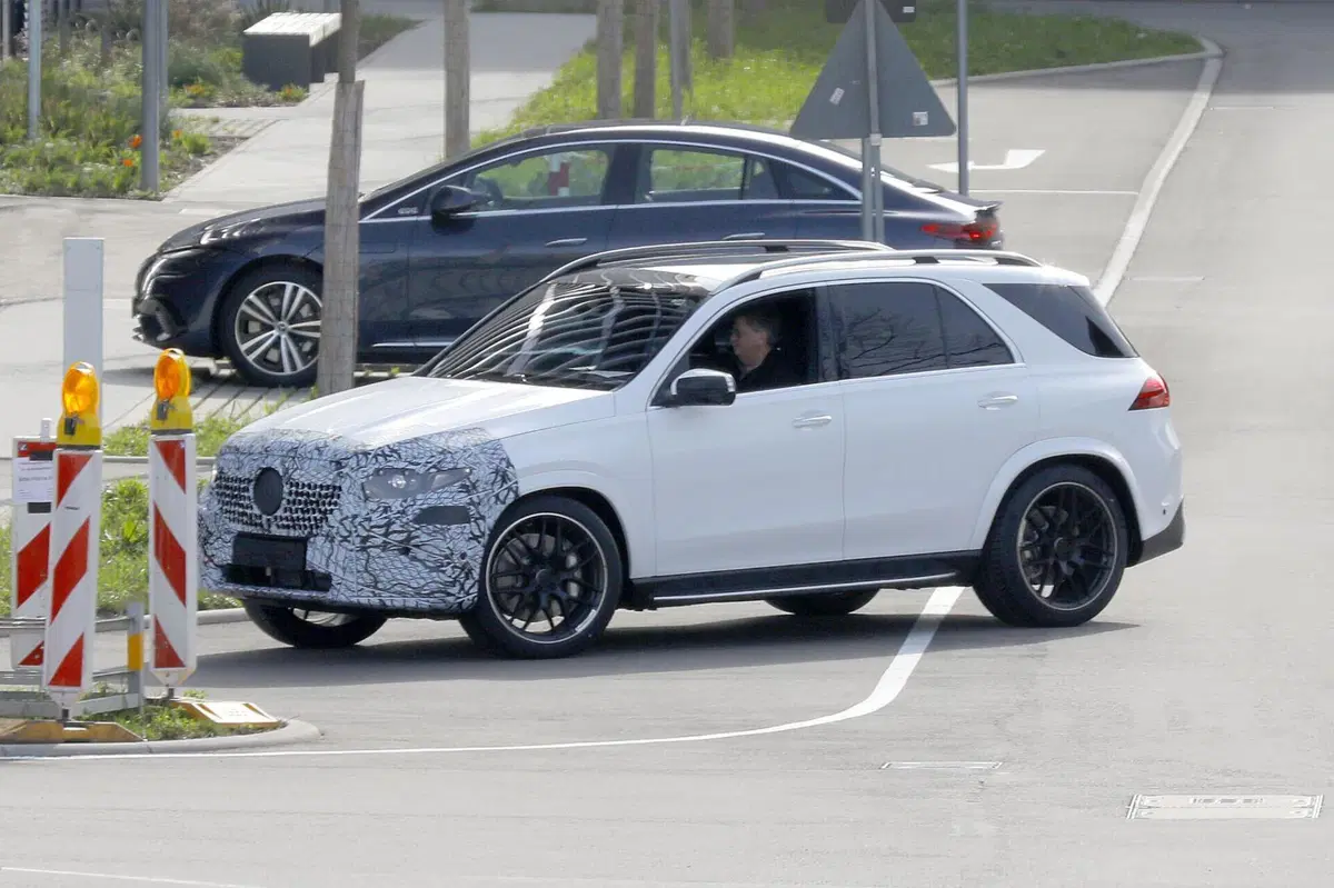 Mercedes GLE, ecco il nuovo facelift [Foto Spia] (2)