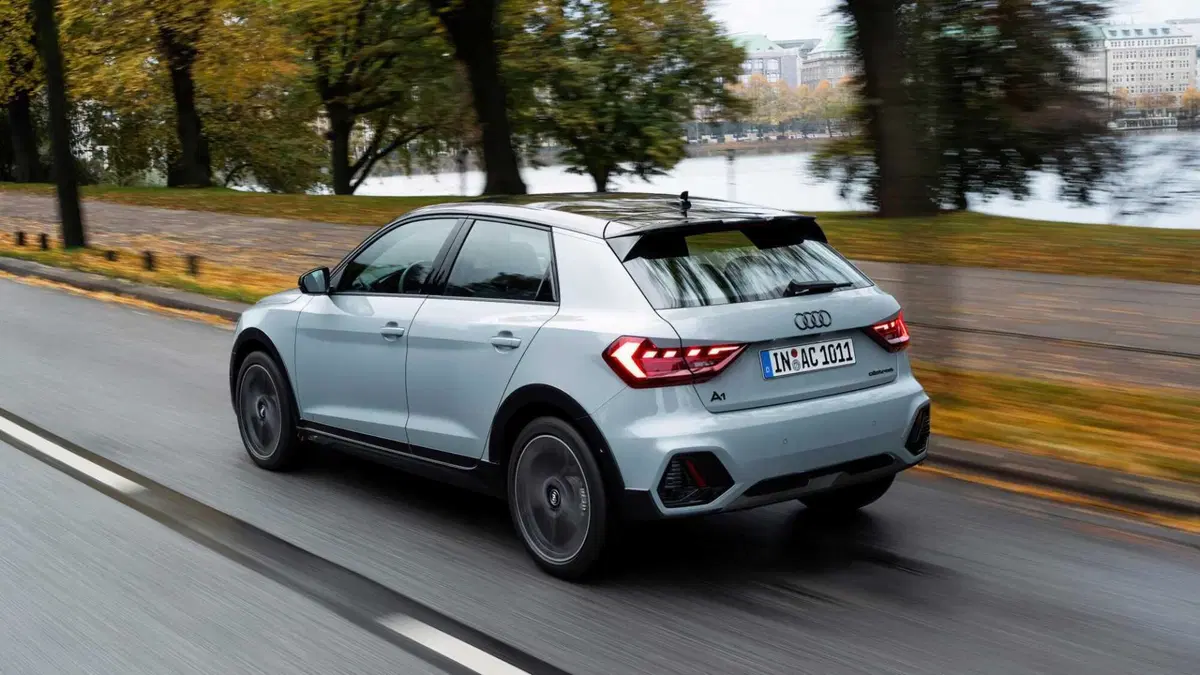 Audi A1 allstreet 30 1.0 tfsi Business 116cv s tronic (2)