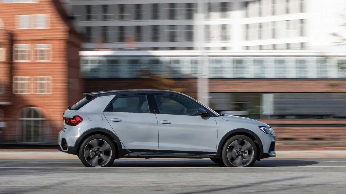 Audi A1 allstreet 30 1.0 tfsi Business 116cv s tronic (7)