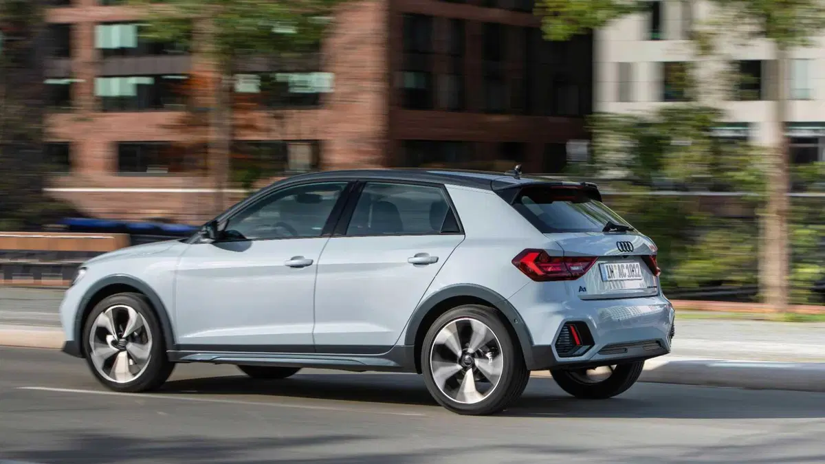 Audi A1 allstreet 30 1.0 tfsi Business 116cv s tronic (8)