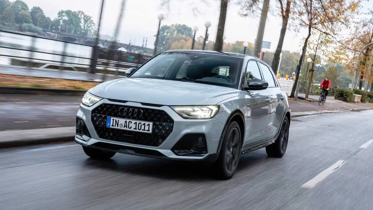 Audi A1 allstreet 30 1.0 tfsi Business 116cv s tronic (3)