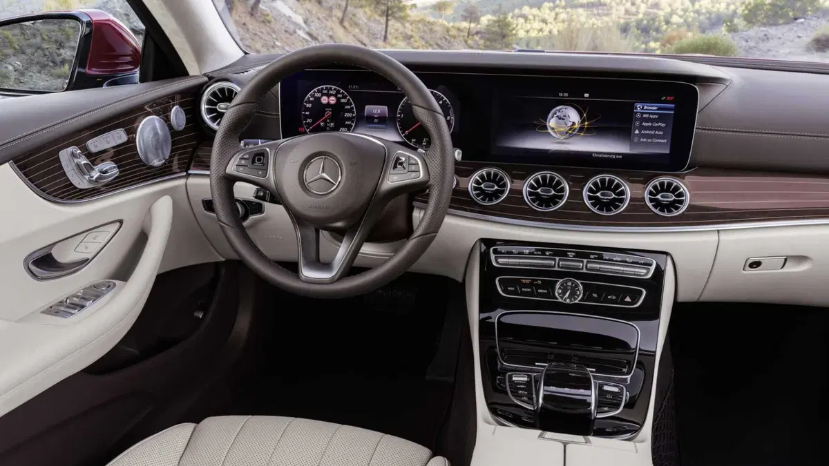 Mercedes-Benz Classe E Coupé 220 d 4Matic Premium (9)