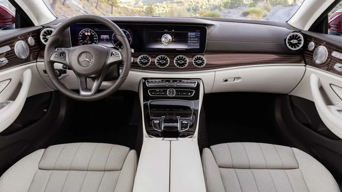 Mercedes-Benz Classe E Coupé 220 d 4Matic Premium (8)