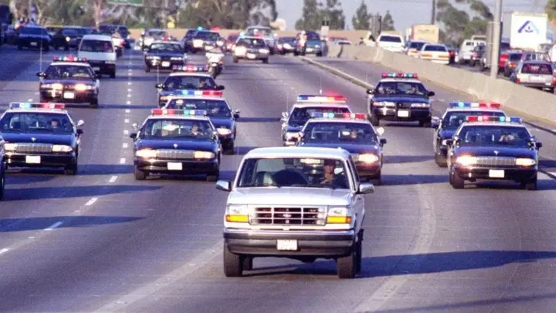 &Egrave; morto O.J. Simpson, l'uomo inseguito per 45 minuti dalla Polizia con la Ford Bronco