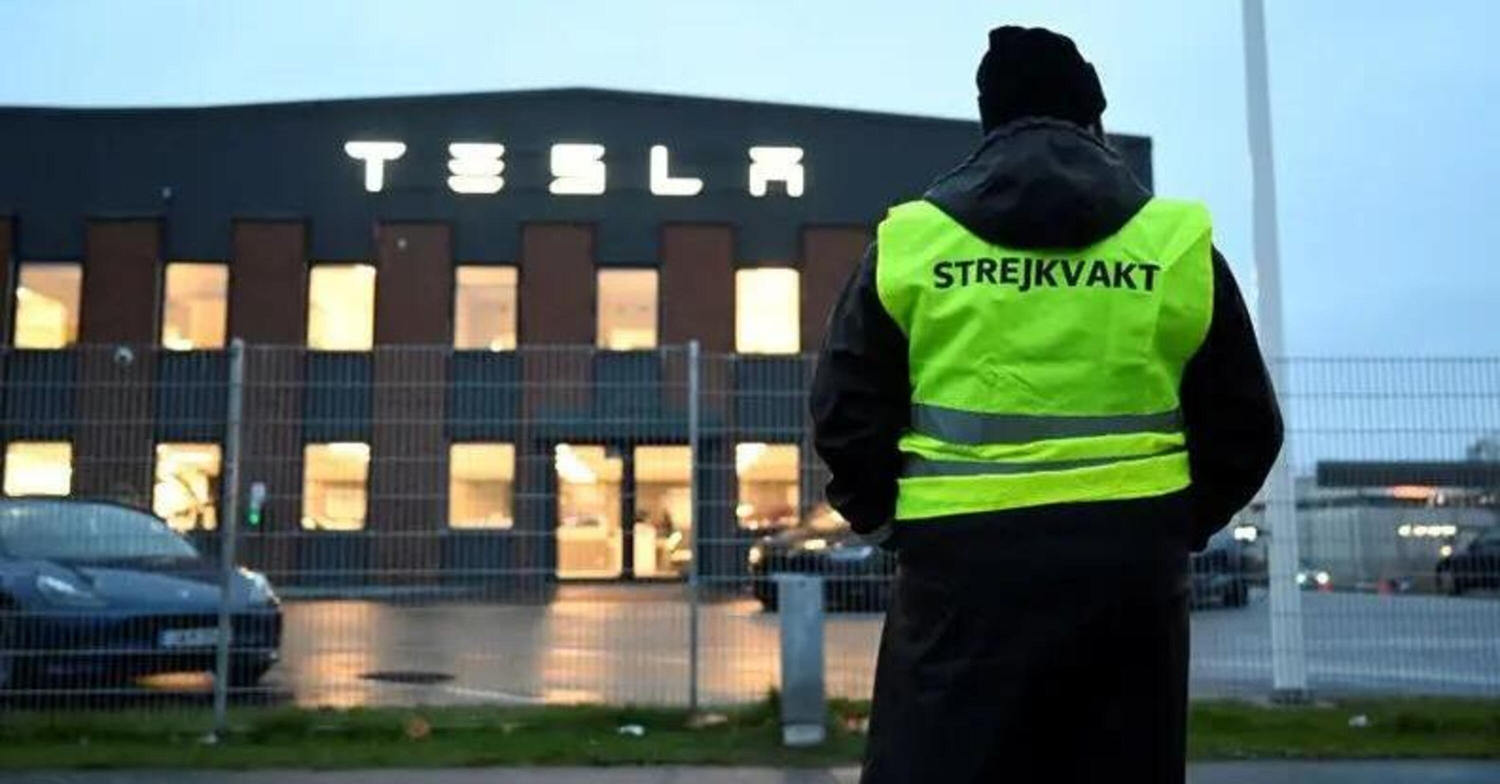 Tesla: in Svezia continua lo sciopero dei meccanici