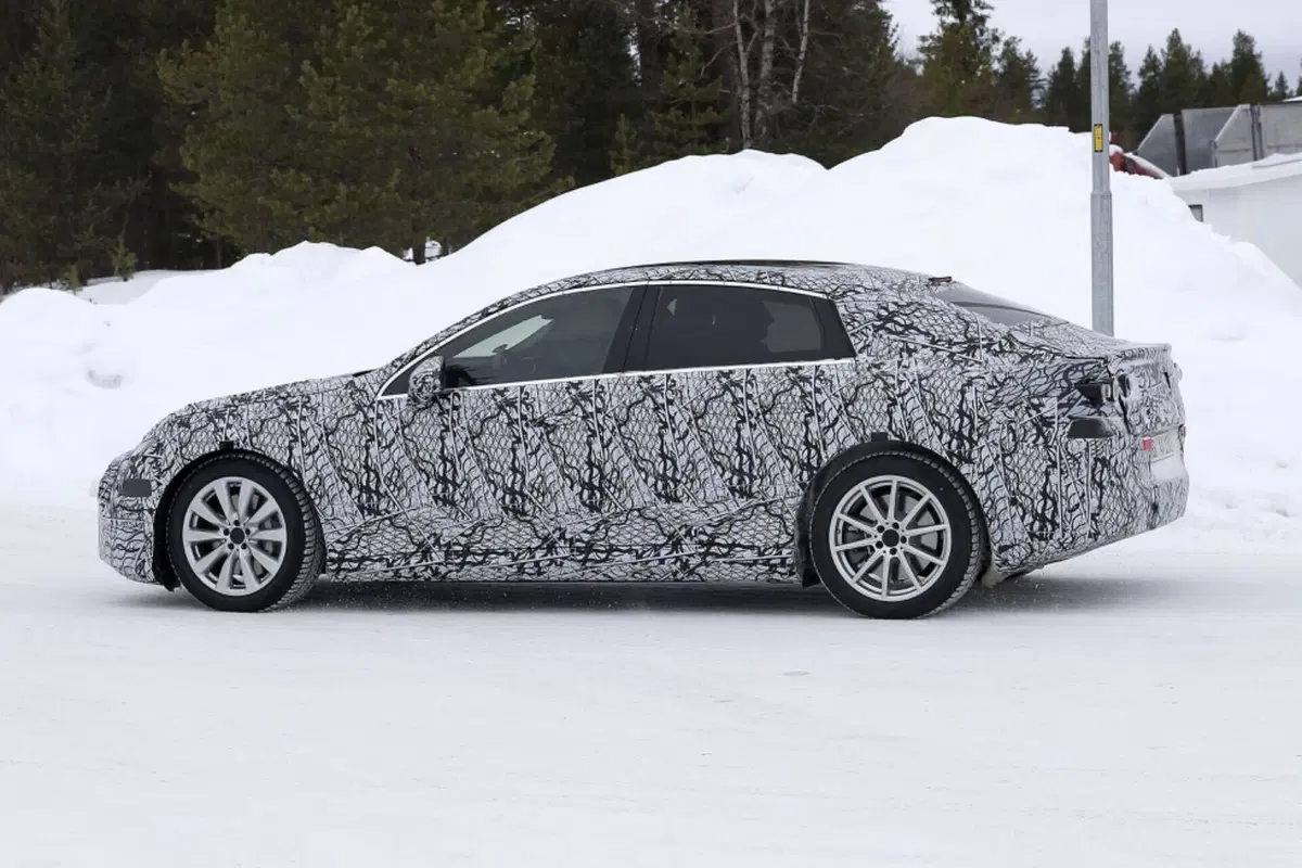 Mercedes EQC, la nuova Classe C elettrica è in arrivo [Foto Spia] (3)
