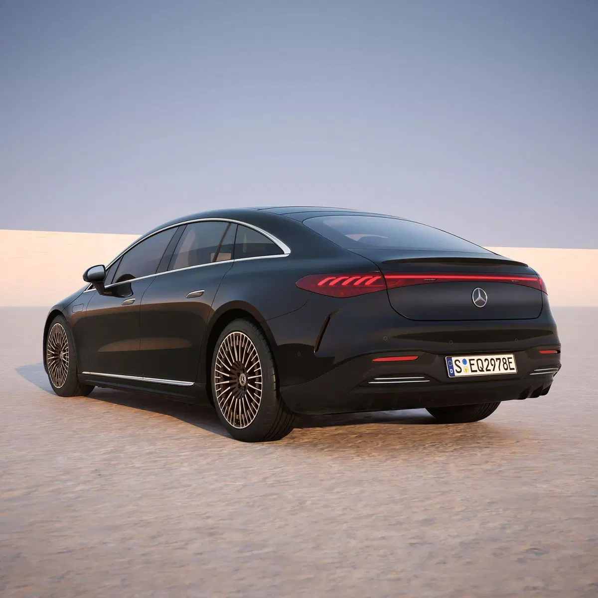 Mercedes EQS restyling, la stella sale sul cofano (5)