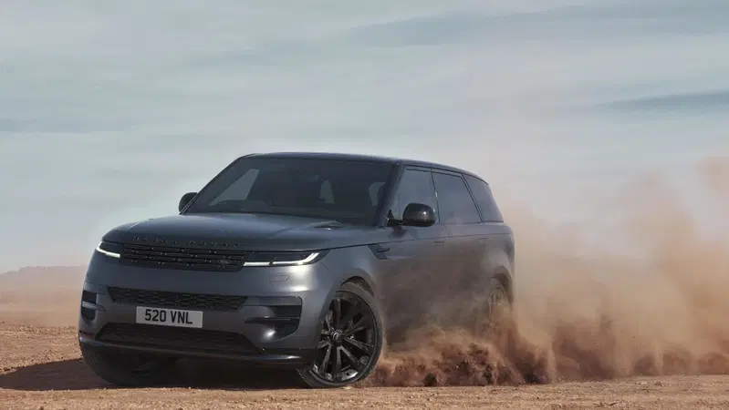 Range Rover Sport Stealth Pack: come passare al "lato oscuro"