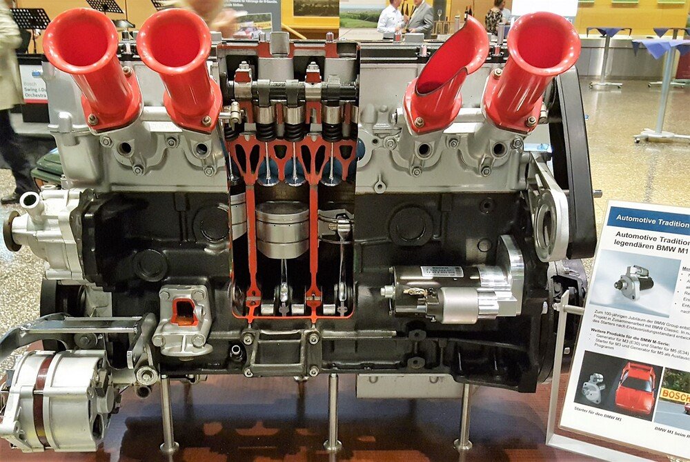 Il motore della BMW M1 con Starter prodotto nel 2016