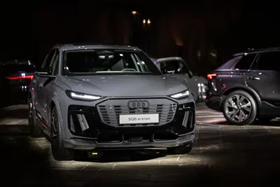 Audi Q6 e-tron 2024, 600 km di autonomia per l'elegante SUV elettrico [Video]